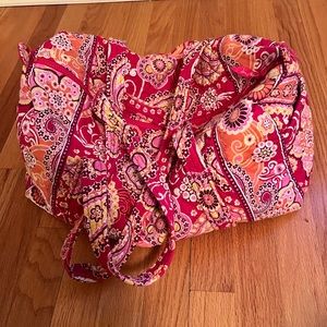 Vera Bradley small duffle in Raspberry Fizz